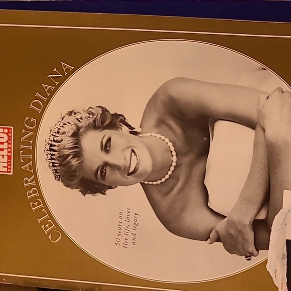 Collection of Royal Family Magazines - Picture 5 of 8